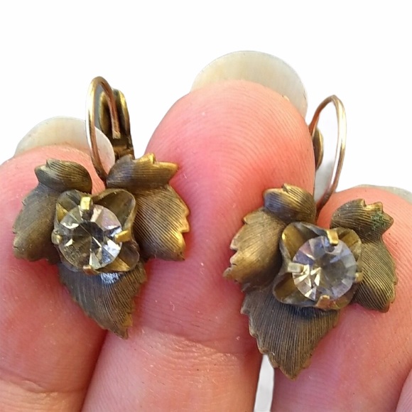 Jewelry - Leaf with Rhinestone Pierced Earrings